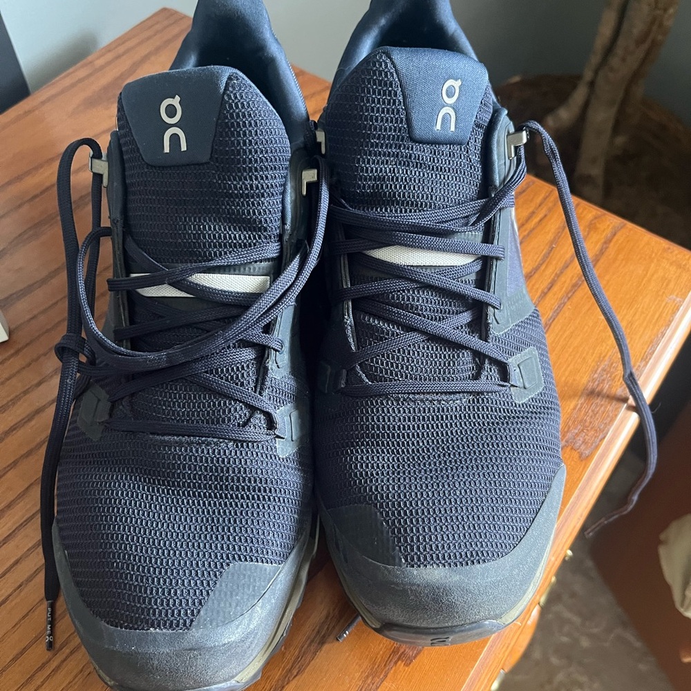 On Running Cloud Men’s Navy Running Shoes Waterproof!